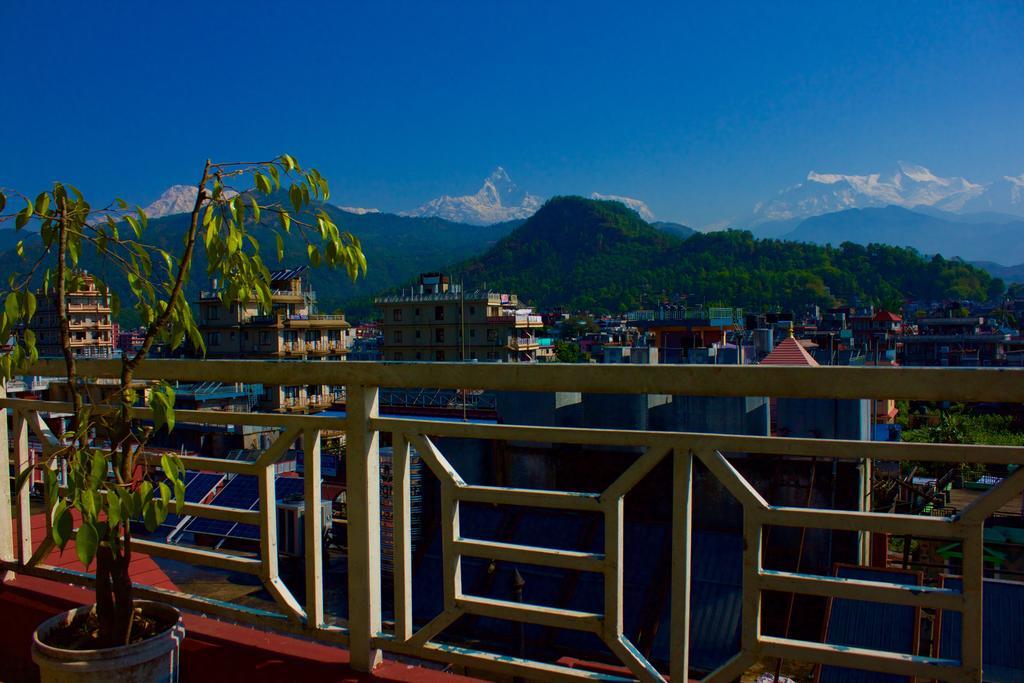 Hotel Himalayan Inn Похара Екстериор снимка